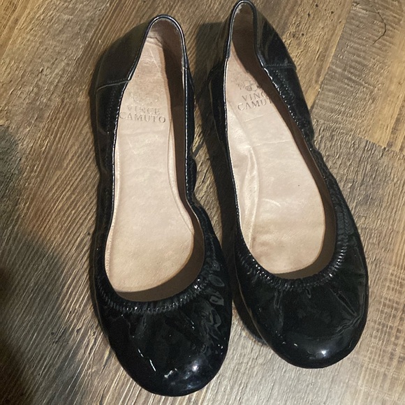Vince Camuto Black Patent Leather Flats 8 - Picture 1 of 4